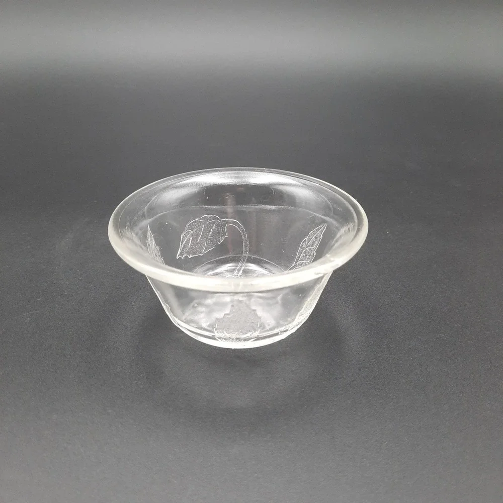 Vintage‎ Clear Glass Dessert Bowls Set of 3 – Floral & Leaf Embossed Pattern